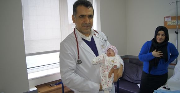 570 Gram’lık Akdeniz Bebek Avrasya Hospital ile hayata tutundu