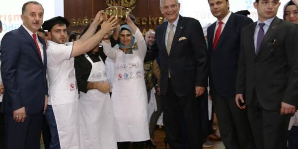  “Ab Bakanı Bozkır Altın Tencere Ödüllerini Verdi”