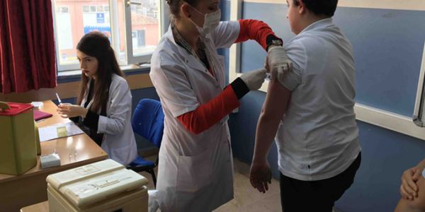 Bağcılar’da 23 Bin Öğrenciye Aşı Yapıldı