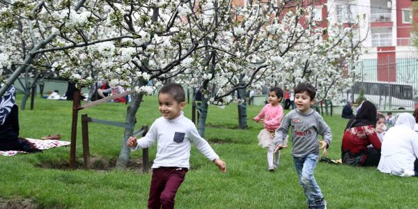 Bağcılarlılar Baharı Nostalji Bahçelerinde Karşılıyor