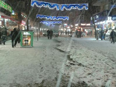İstanbul'da Kar Devam Ediyor.