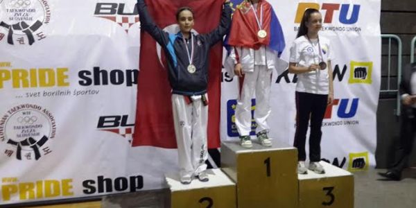 Taekwondocu Sena Nur Ertürk Balkan Şampiyonası’nda ikinci oldu