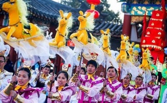 Çinliler At Yılı'nı kutladı